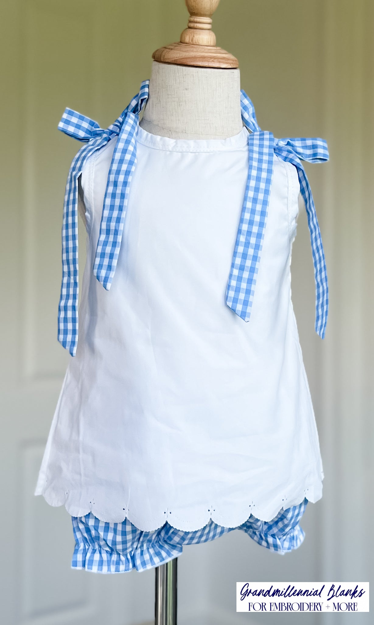 GAMEDAY, Dress